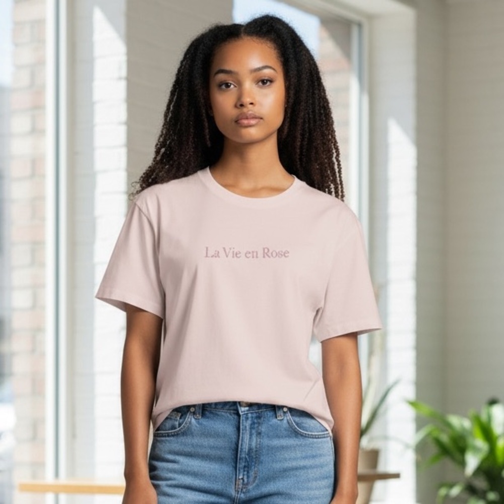La Vie en Rose Pink Graphic Tee Size Small Cotton Stretch T-Shirt